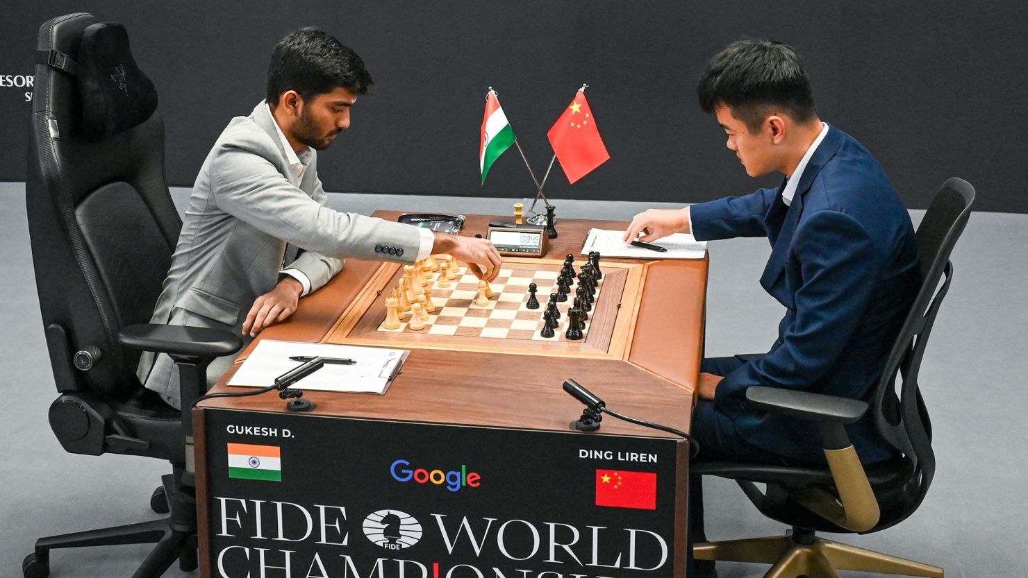 国际棋联世界冠军赛开赛，丁立人拿下首胜